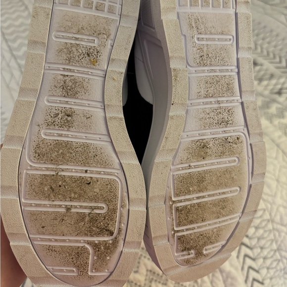 Puma Sneakers - Picture 2 of 4